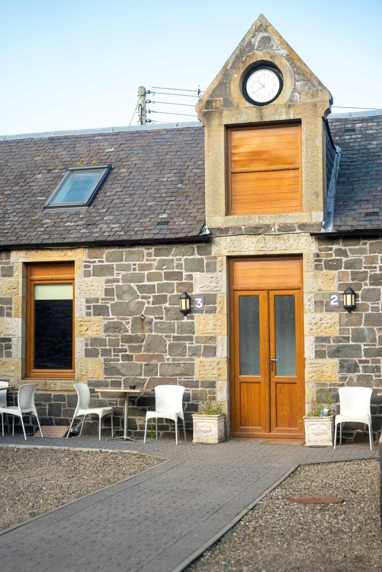 Traquair Arms Hotel 이너리슨 외부 사진