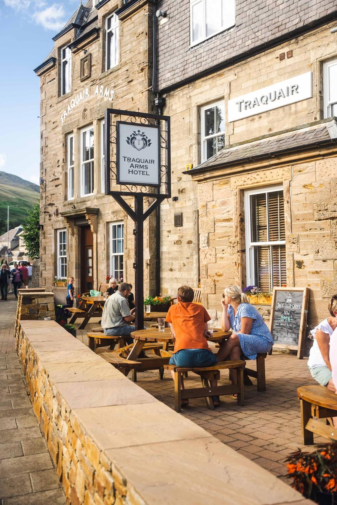 Traquair Arms Hotel 이너리슨 외부 사진